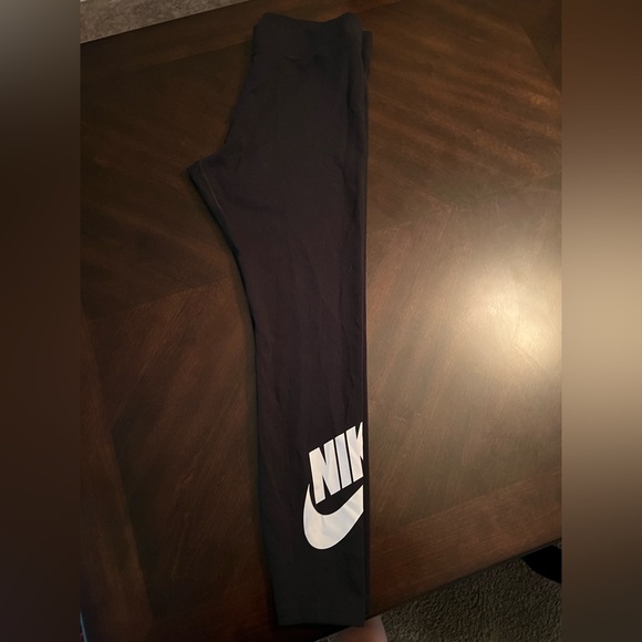 Nike Tight Fit High Rise Full Length Black Leggings | Size XL - Picture 2 of 5